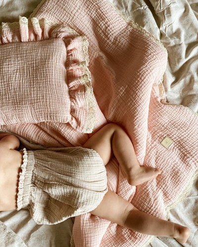 Muślinowa pościel z wypełnieniem – jasny róż 65x80 cm